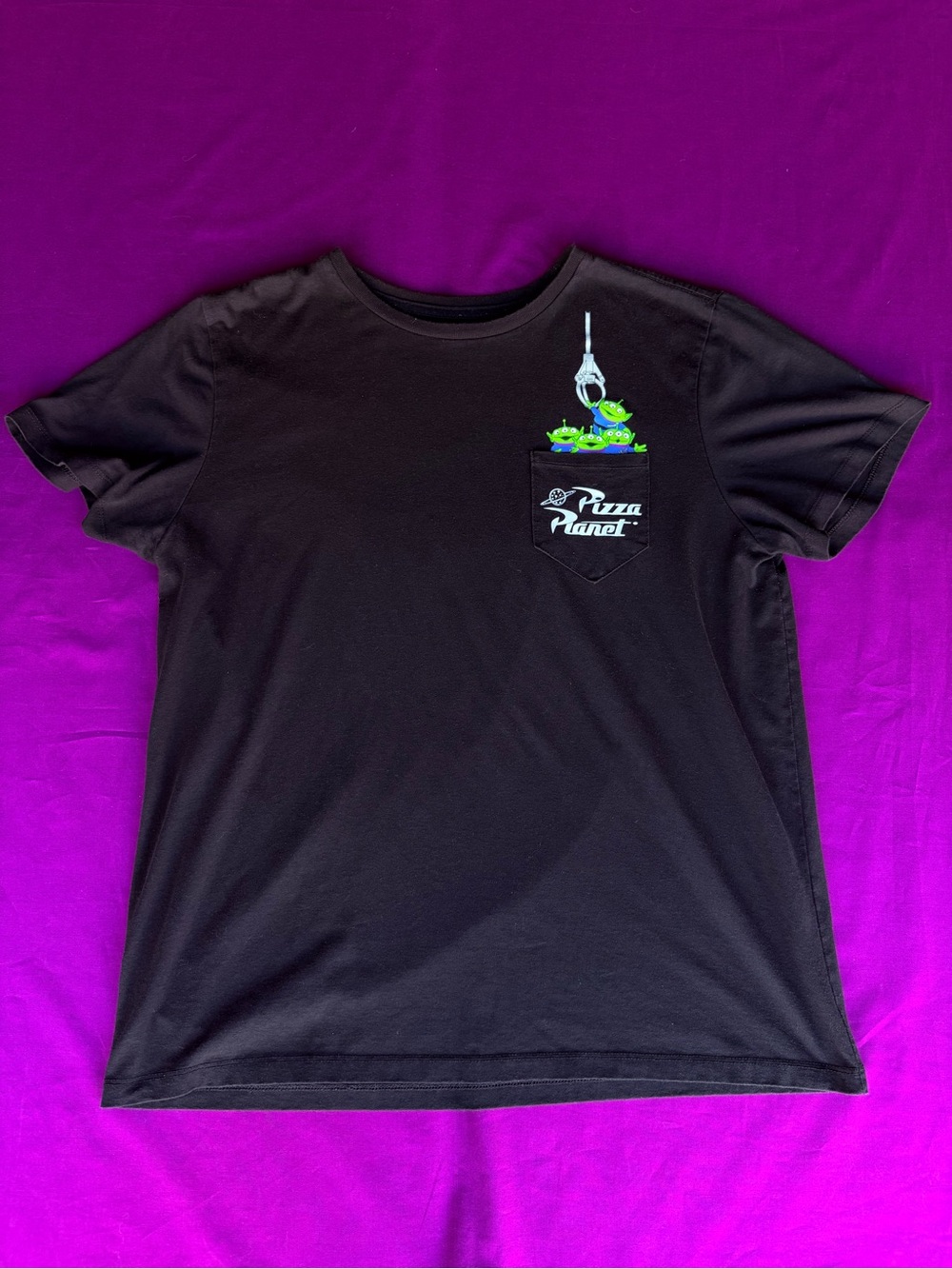 Disney Pixar Toy Story Pizza Planet Alien Pocket Tee XL